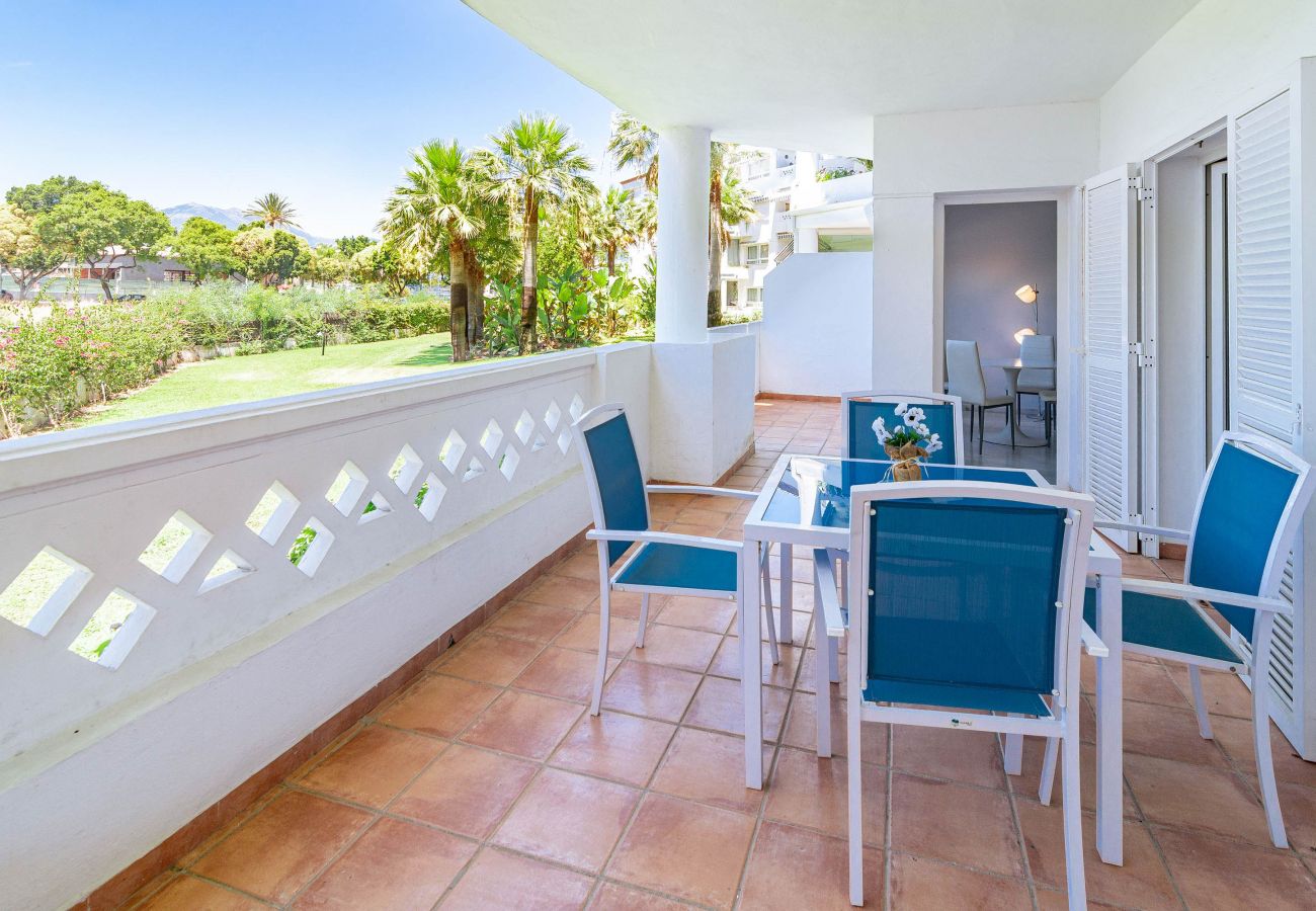 Apartment in Puerto Banus - Beach front holiday apartment in Puerto Banus 