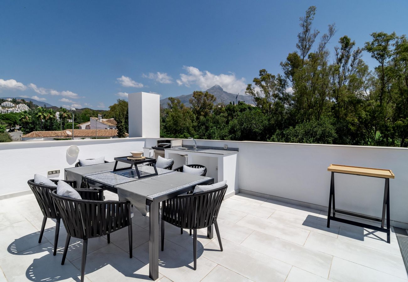 Townhouse in Nueva andalucia - Modern townhouse in Puerto Banus, families & couples only 