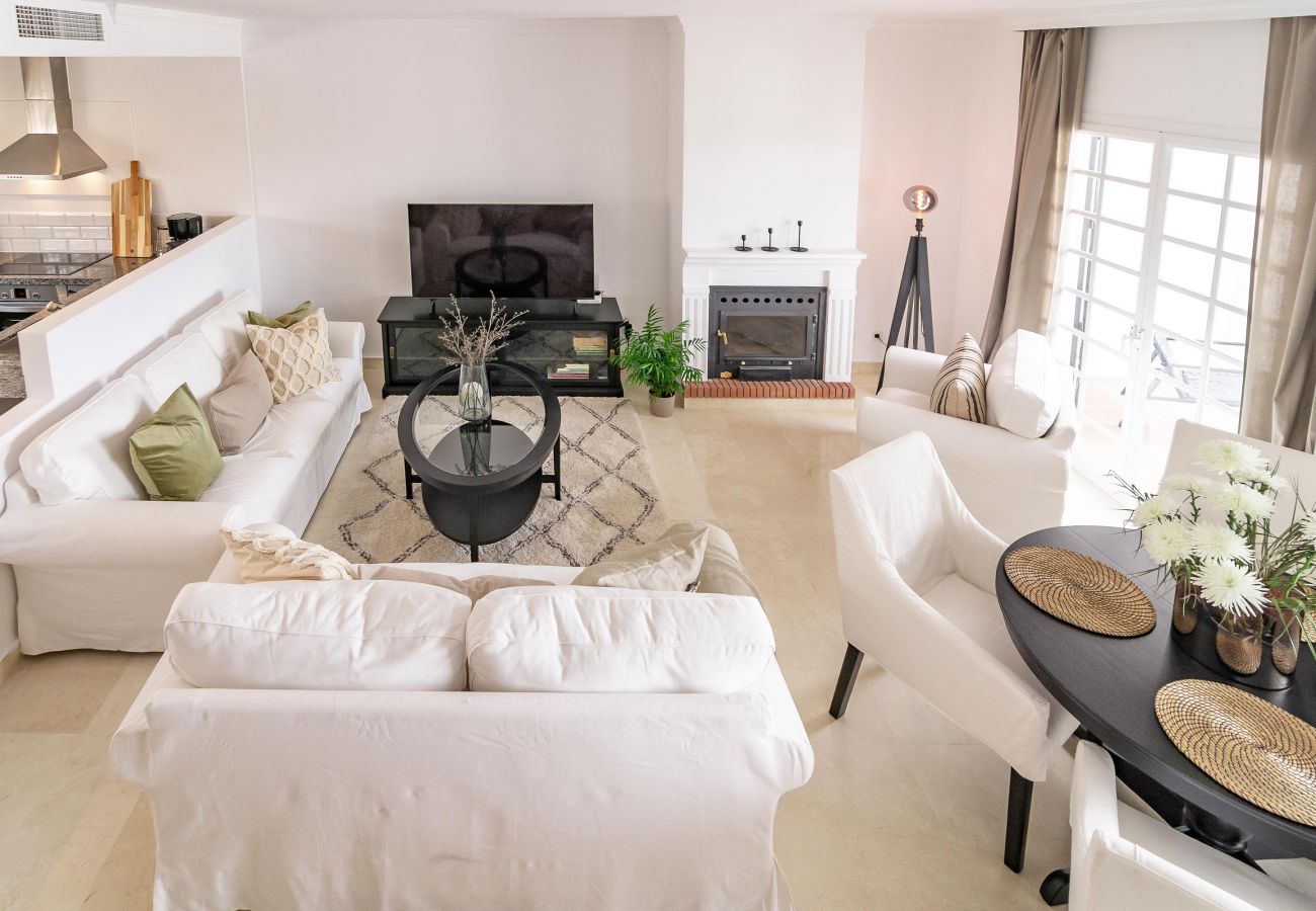 Apartment in Nueva andalucia -  AP128- Spacious apartment, lovely  