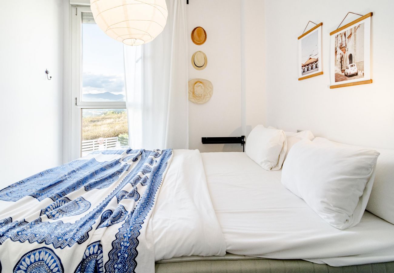 Apartment in Estepona - Modern & Spacious family apartment, 5 min to beach