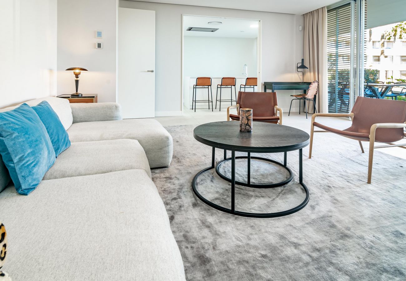 Apartment in Estepona - Modern apartment in Luxury resort front line beach