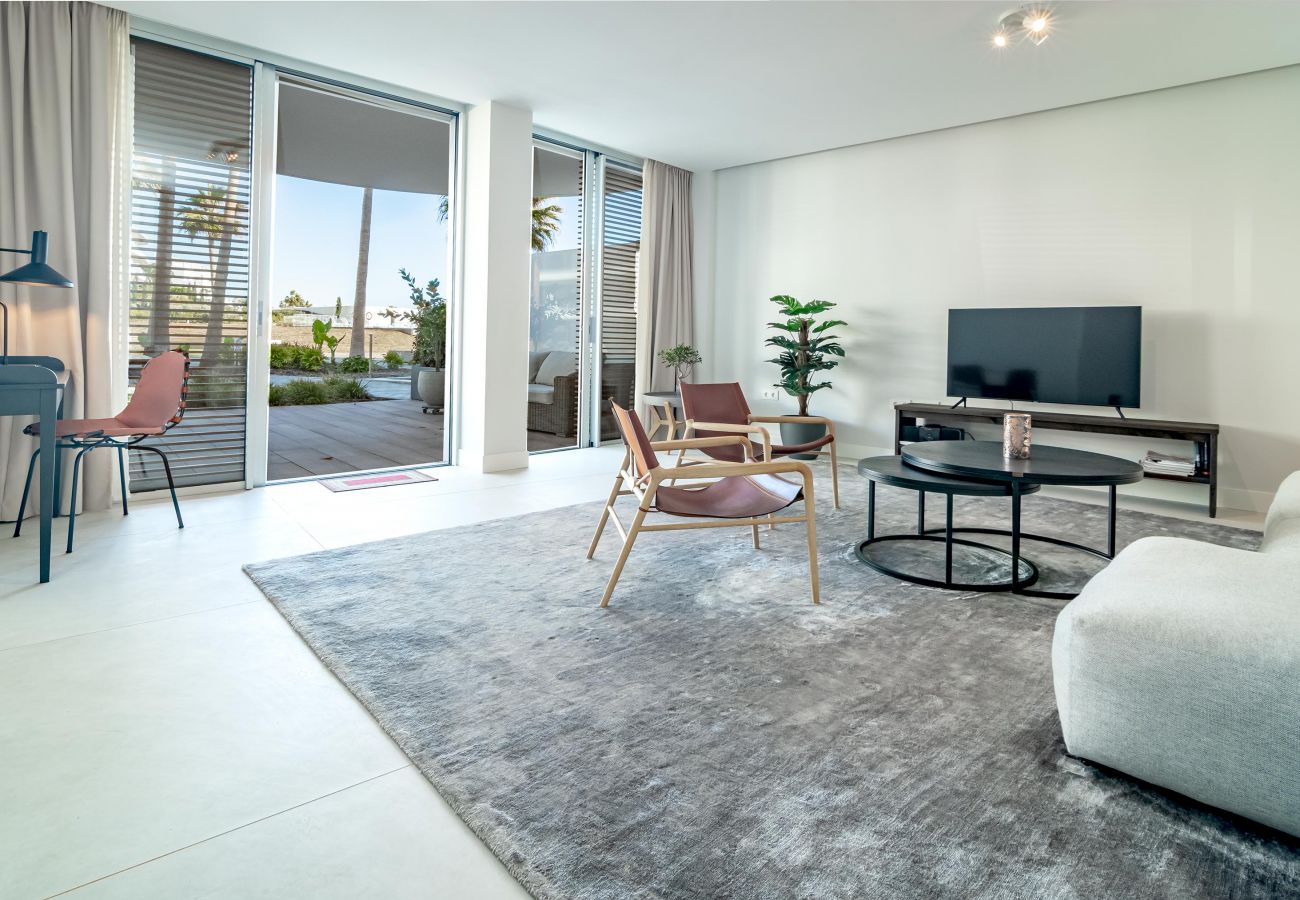 Apartment in Estepona - Modern apartment in Luxury resort front line beach