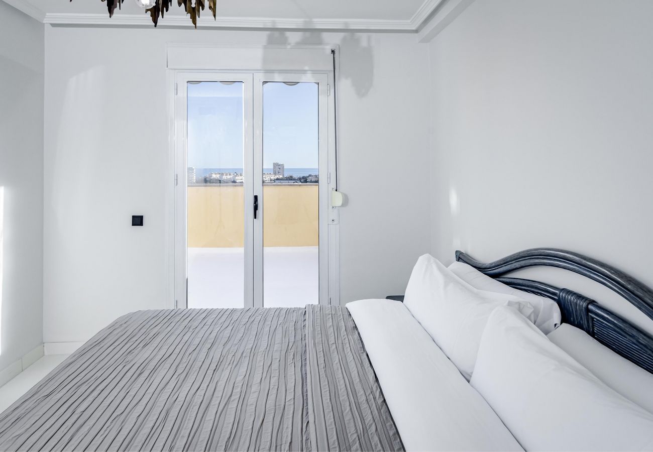 Apartment in Benalmadena - LAT- Open plan penthouse with Stunning views 