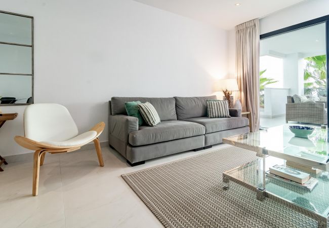 Apartment in Estepona - Casa Mirador III by Roomservices