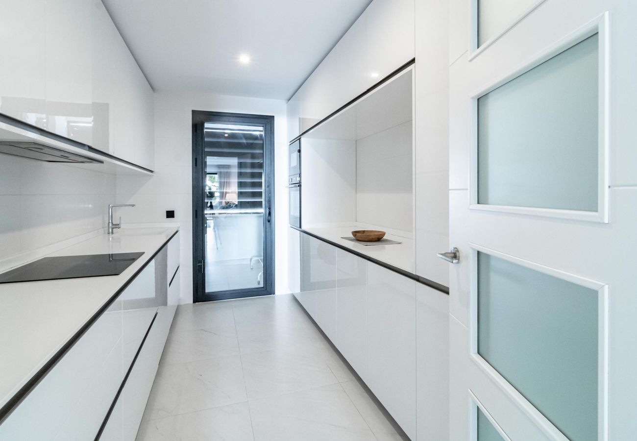 Apartment in Estepona - Casa Mirador III by Roomservices