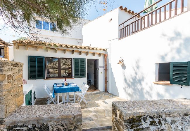 House in Cala Sant Vicenç -  Blue fisherman house 3 By home villas 360