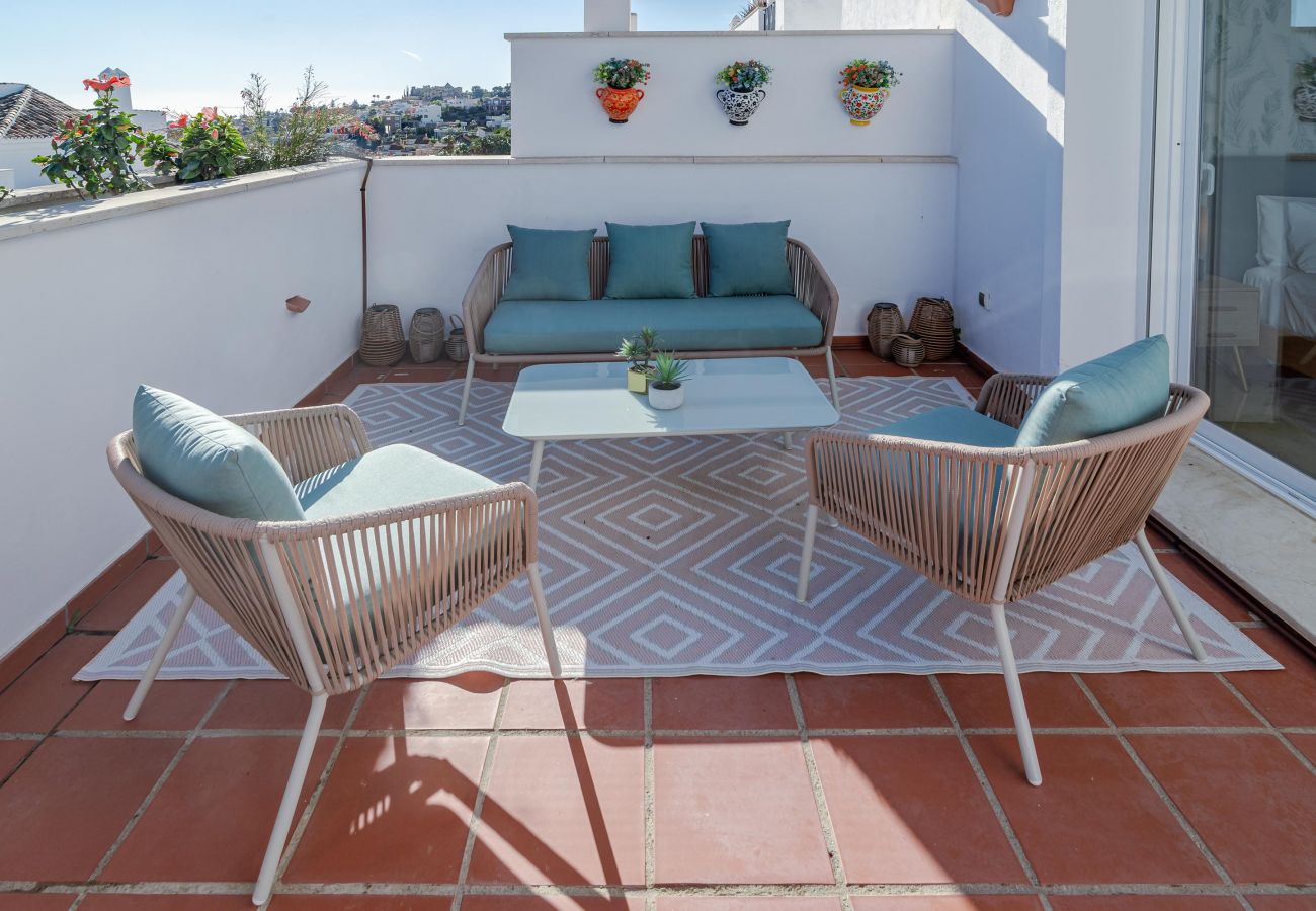Apartment in Nueva andalucia - AR47- Modern & spacious penthouse. Families only 