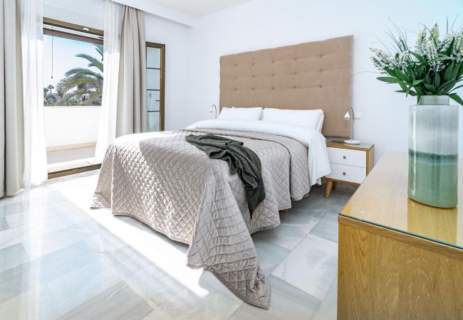Apartment in Nueva andalucia - Casa Blanca III by Roomservices