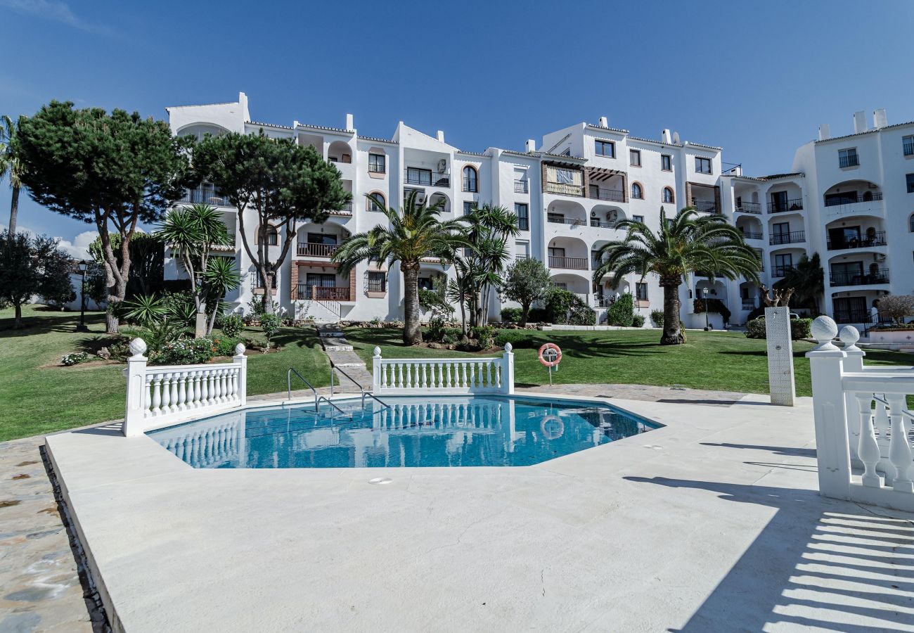 Apartment in Mijas Costa - RDM.D33 - Renovated 2 bed apartment close to beach 