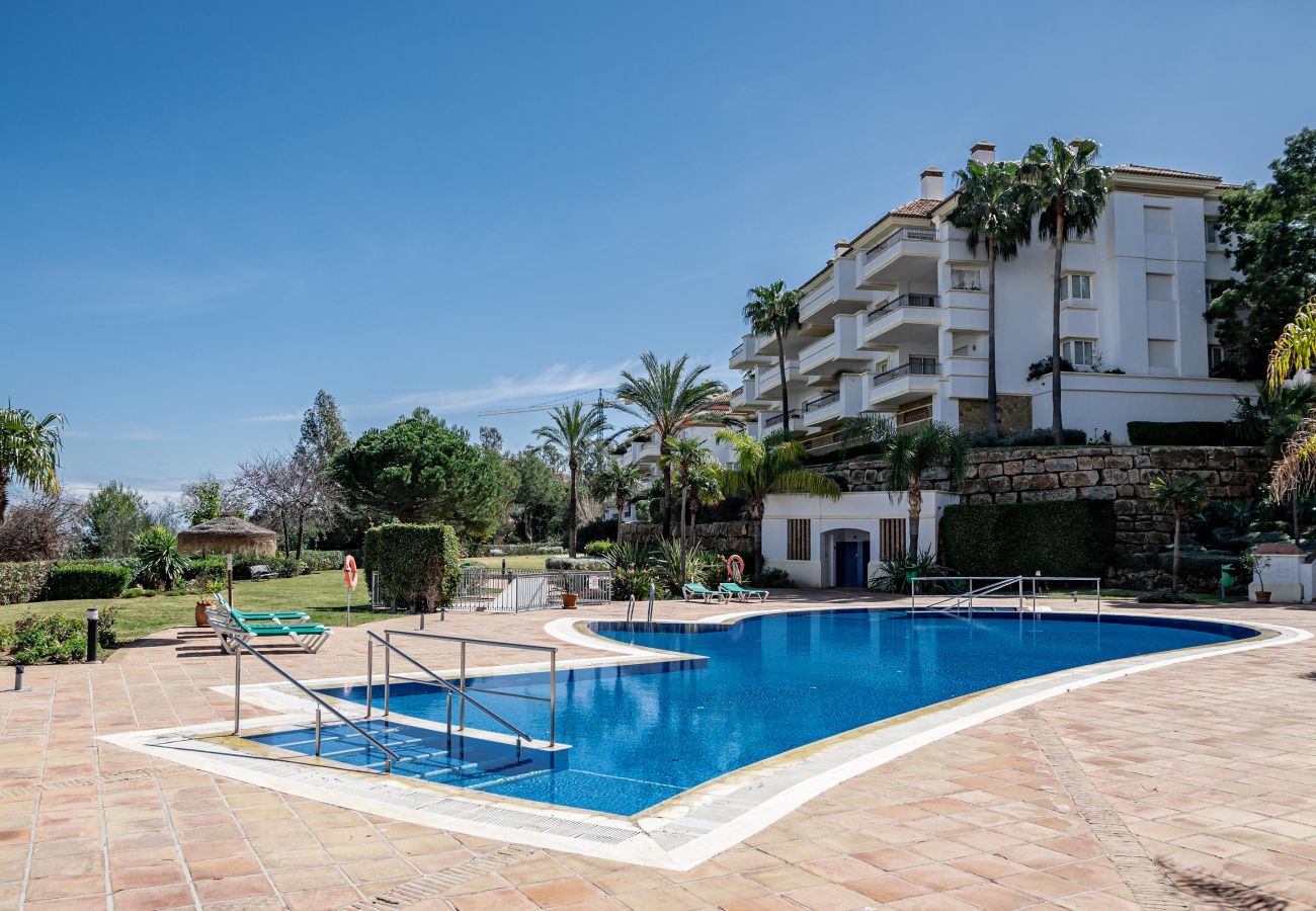 Apartment in Mijas Costa - Spacious  holiday apartment with spectacular views, Families only