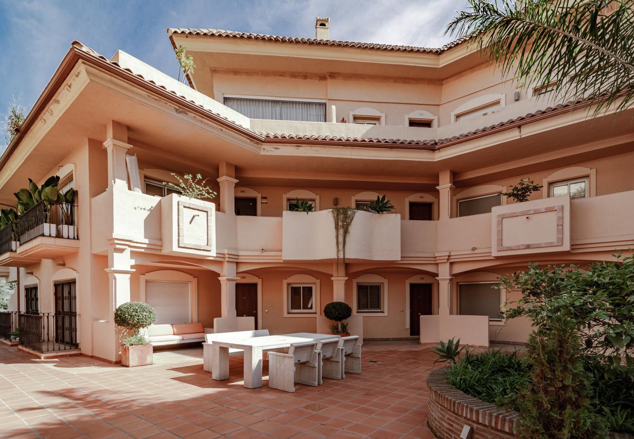 Apartment in Nueva andalucia - Aloha hill club 