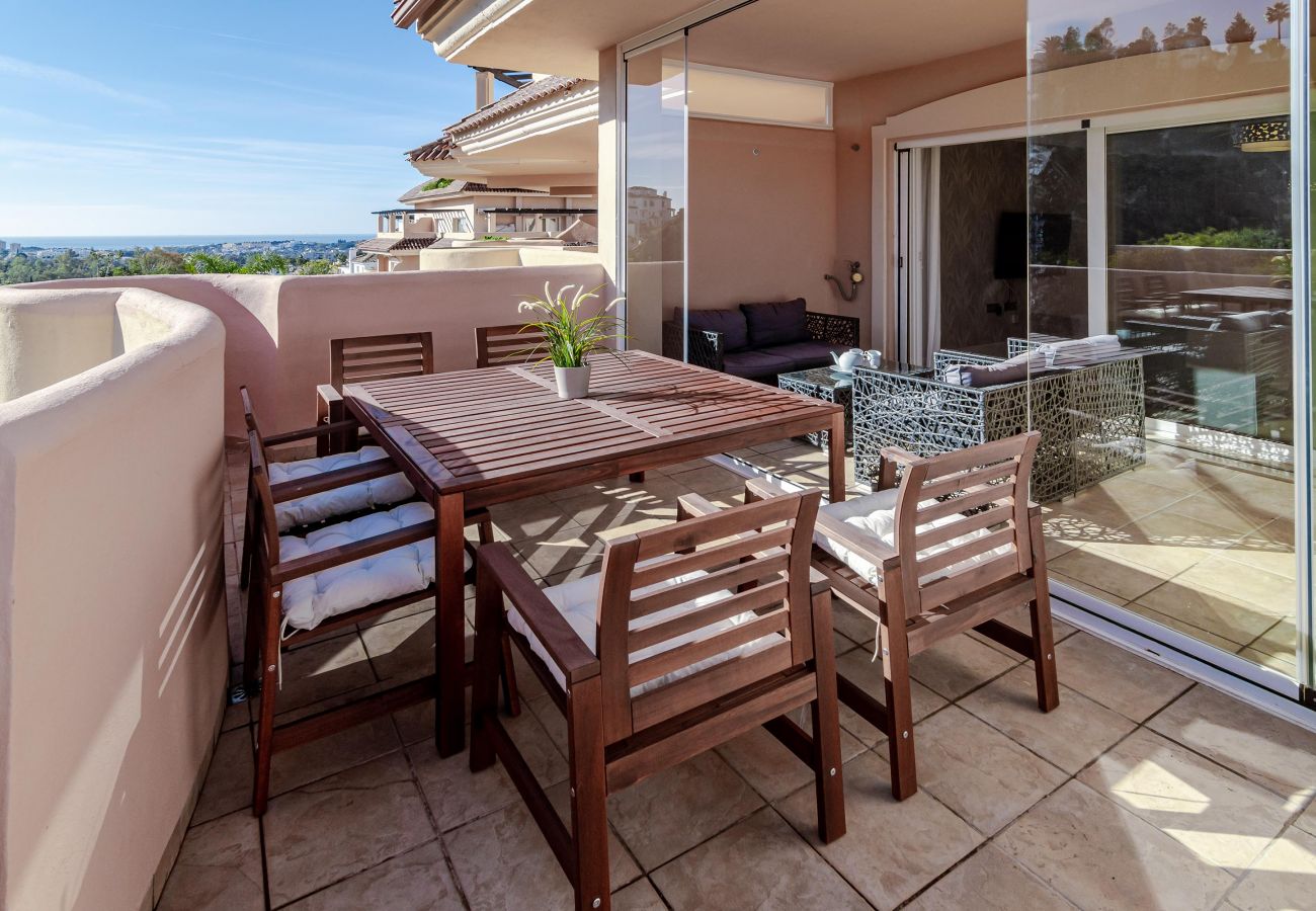 Apartment in Nueva andalucia - Holiday flat in Aloha hill club, sea view, Marbella