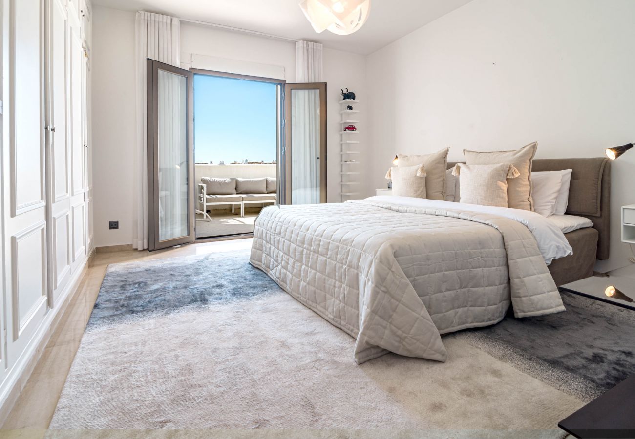 Apartment in Nueva andalucia - Casa Cerro blanco II by Roomservices
