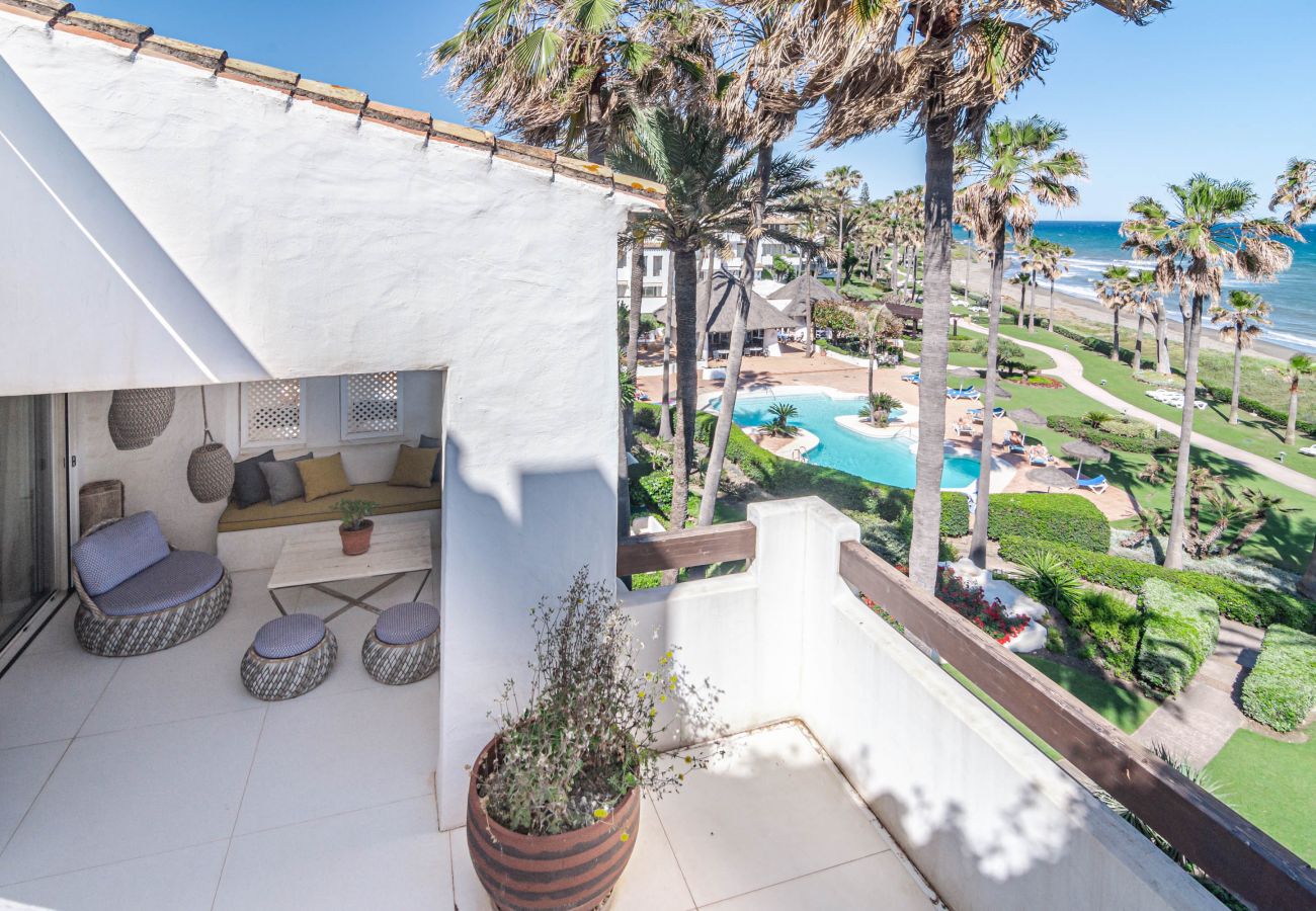 Apartment in Estepona - Luxury holiday apartment, front line beach in Estepona