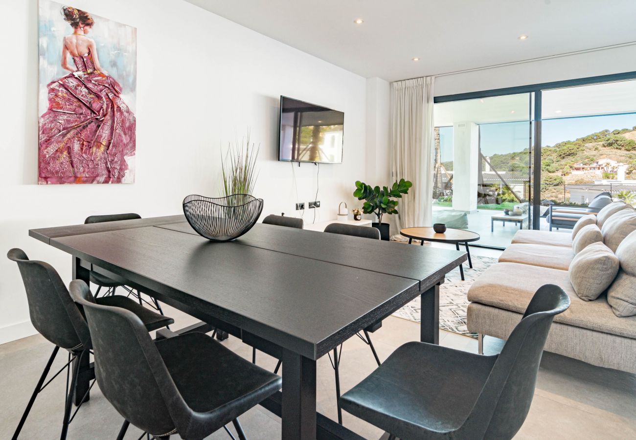 Apartment in Estepona - Spacious flat, family friendly resort in Estepona