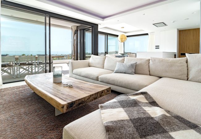 Apartment in Nueva andalucia - AZM- Stunning penthouse in the golf valley