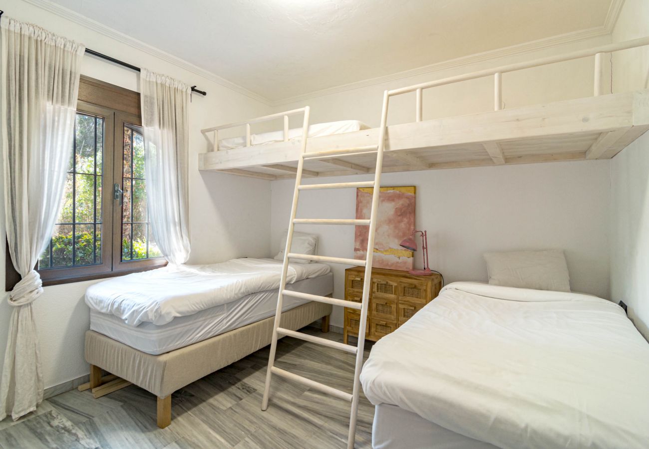 Apartment in Marbella - Spacious apartment in Golden beach Elviria