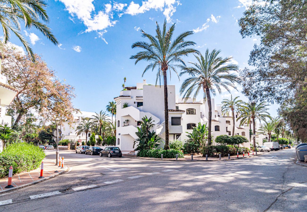 Apartment in Marbella - GC23 - Casa Golden beach by Roomservices