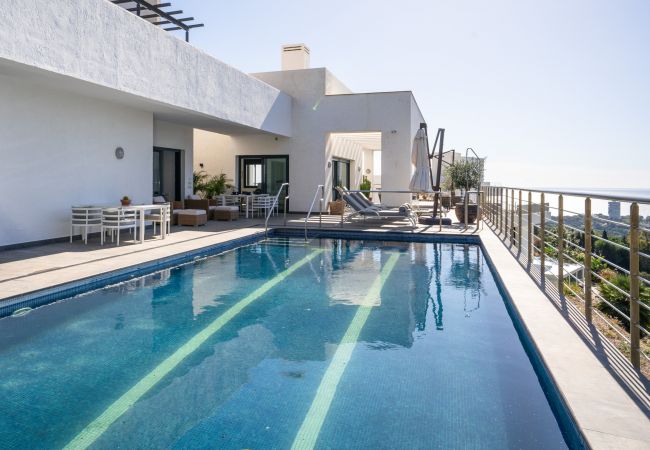 Villa in Marbella - Luxury villa with amazing views in Altos de Los Monteros, Marbella