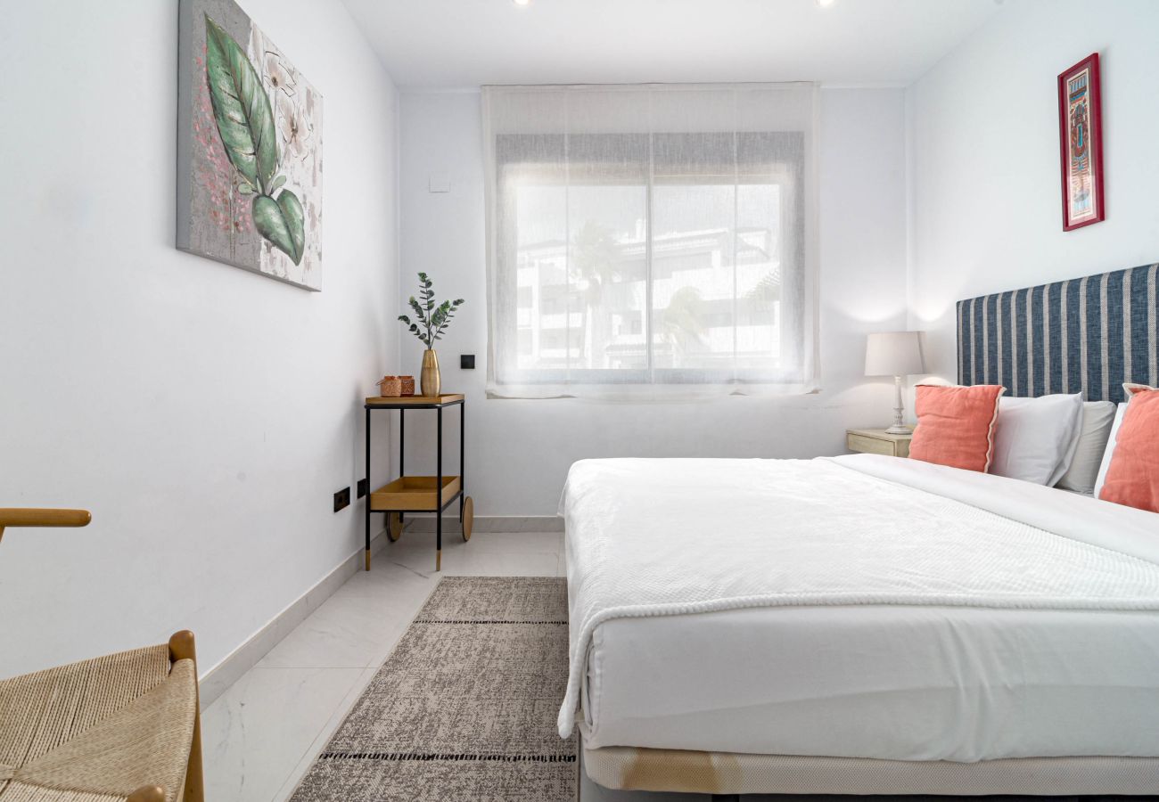 Apartment in Estepona - LAE21.2D - Mirador Estepona hills by Roomservices
