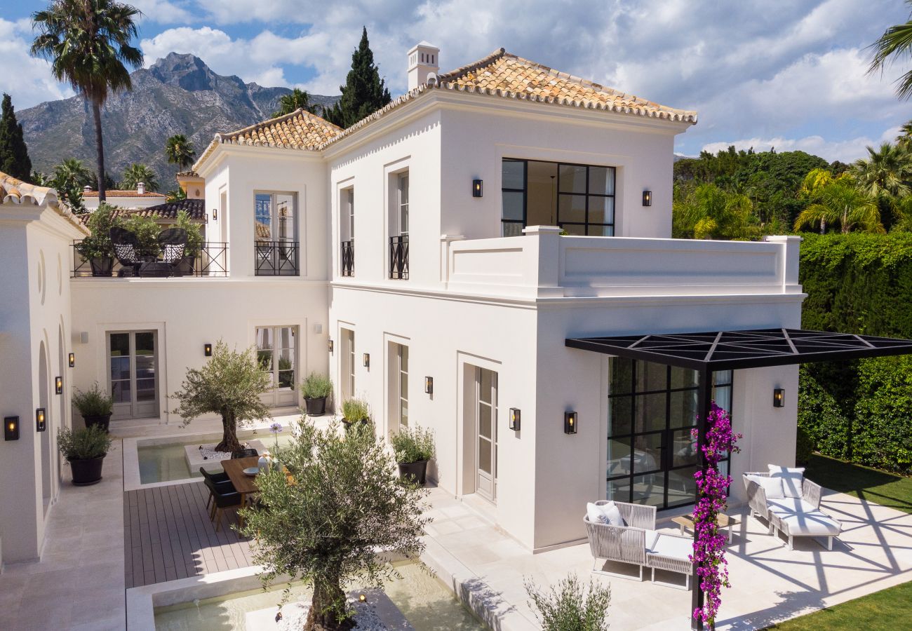 Villa/Dettached house in Marbella - Villa for sale Nagueles 118