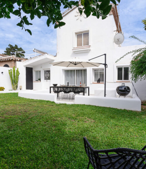 Small beachside house in Costabella, Marbella