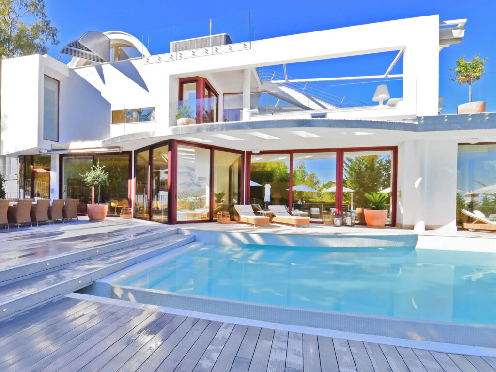 Casa Blanca Villa – Where Modern Elegance Meets Classic Charm