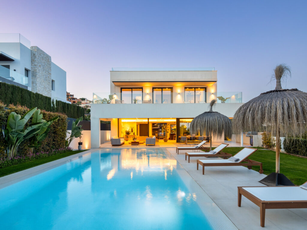 Cerquilla 54B: Spectacular Modern Villa in a Prime Location