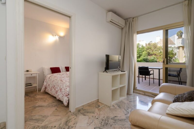 Romana 112 by Time & Home