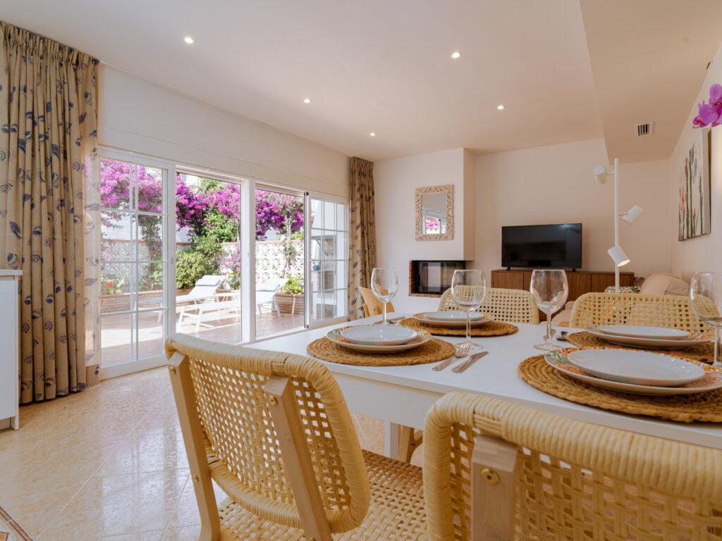 Casa Andasol – holiday home close to the beach in Costabella